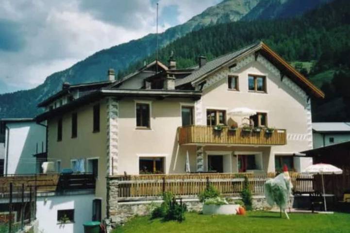 Ganze Wohnung, Chasa Clavuot, (Zernez) in Zernez, Unterengadin