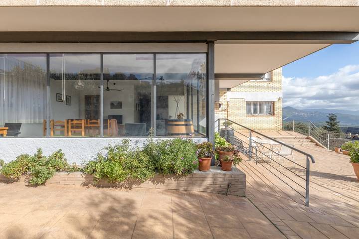Holiday Home 'Planta Baixa A Bigues I Riells' with Mountain Views and Shared Terrace in Bigues i Riells, Barcelona inland