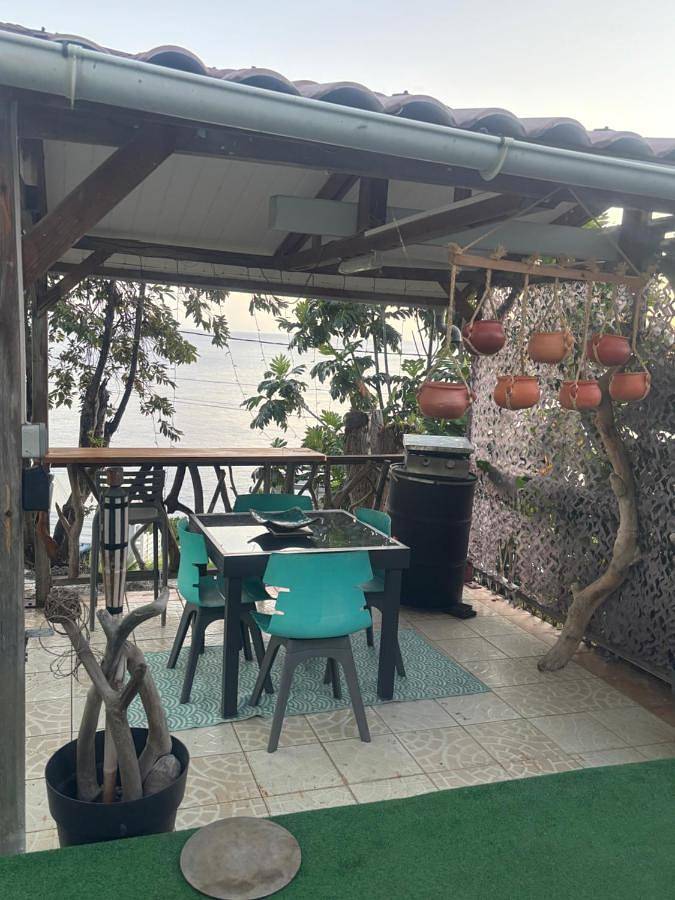 Gîte pour 6 personnes, avec jardin ainsi que vue et piscine à Case-Pilote - 3