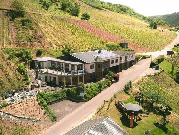 Ferienwohnung für 2 Personen, mit Balkon/Terrasse und Terrasse an der Mosel