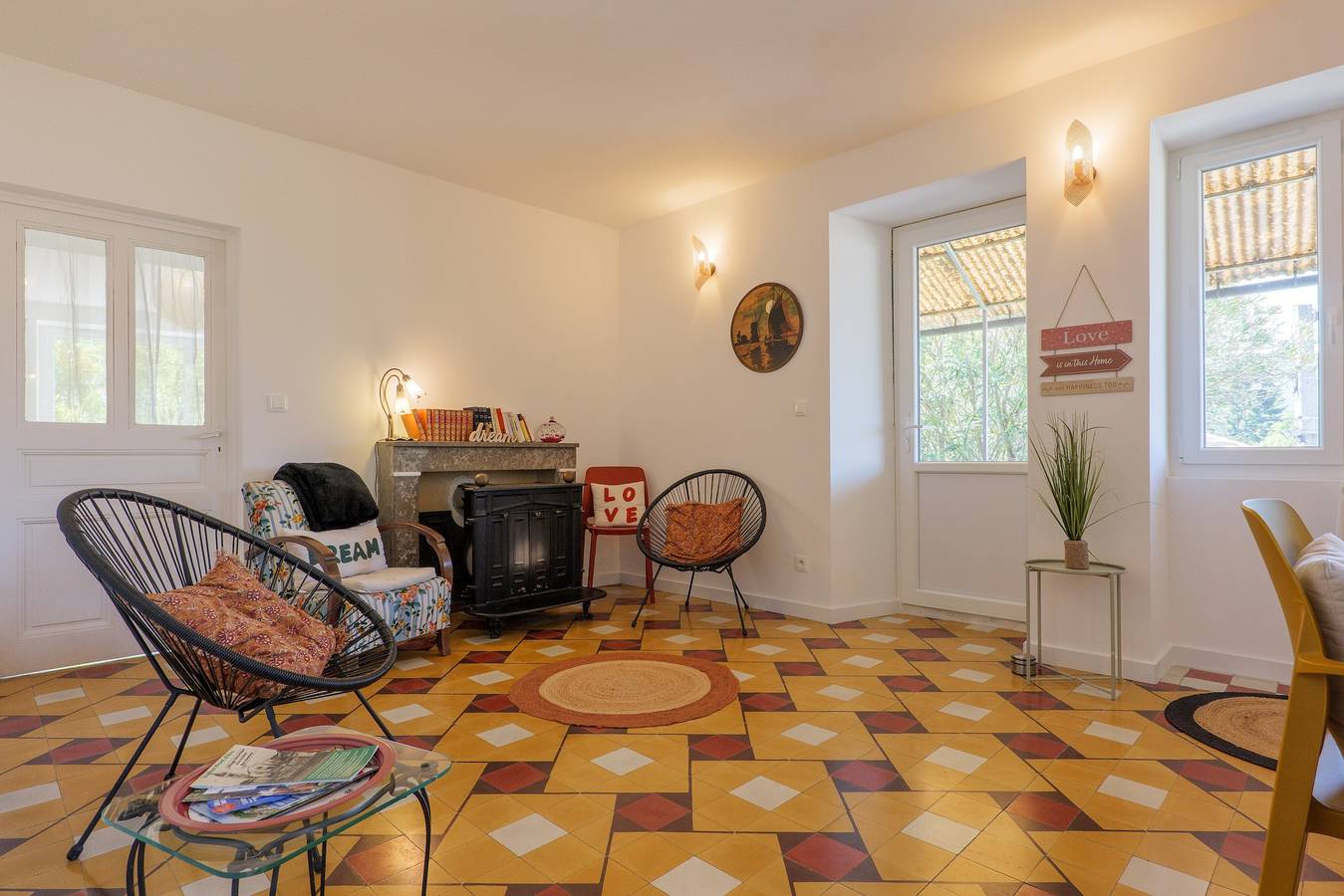 Charmante maison à Vallon Pont d'Arc avec terrasse privée, jardin et Wi-Fi in Vallon-Pont-d'Arc, Gorges de l’Ardèche