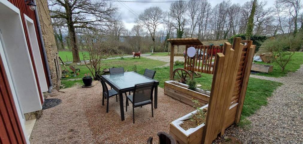 Location de vacances pour 4 personnes, avec jardin à Marsac-en-Livradois - 2