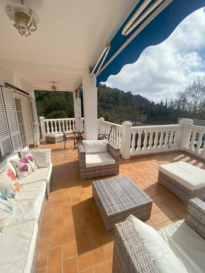 Chalet para 8 personas, con piscina y jardín, Se admiten mascotas en Garraf - 2