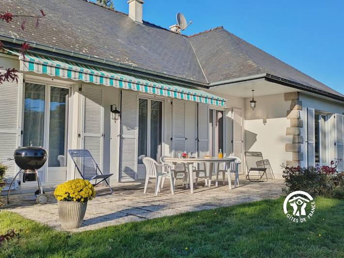 Gîte pour 6 personnes, avec Terrasse et Jardin à L'Huisserie