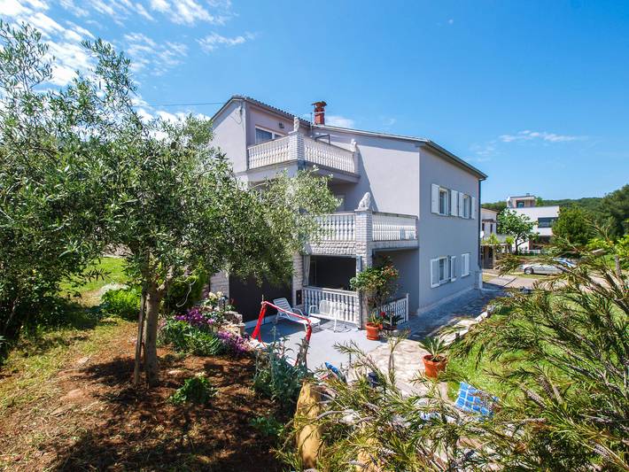 Ganze Wohnung, Ferienwohnung für 4 Personen mit Terrasse in Premantura, Südküste Istrien
