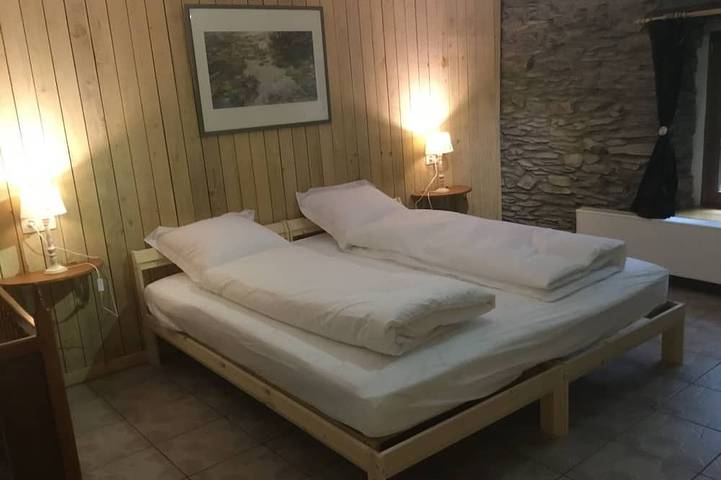 Ganze Wohnung, Gîte Les 7 Frênes - Die Wärme von Holz und Stein für einen authentischen Aufenthalt in Vaux-sur-Sûre, Parc naturel Haute-Sûre Forêt d'Anlier