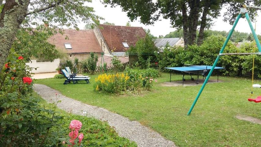Location de vacances pour 5 personnes, avec jardin à Orbigny - 3