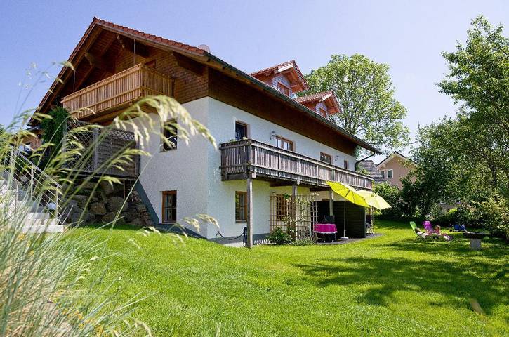 Ferienwohnung für 2 Personen, mit Balkon und Balkon/Terrasse sowie Terrasse und Garten in Neuschönau