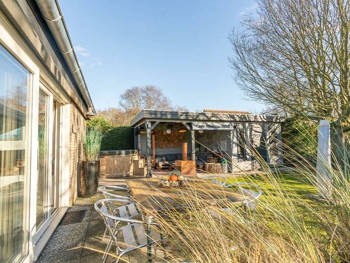 Ferienhaus für 4 Personen, mit Terrasse und Garten sowie Sauna in Renesse - 2
