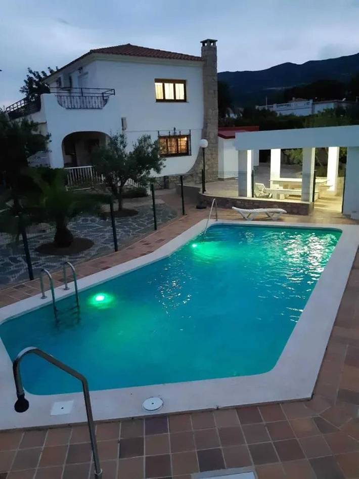 Casa de vacaciones para 10 personas, con piscina y jardín - 1