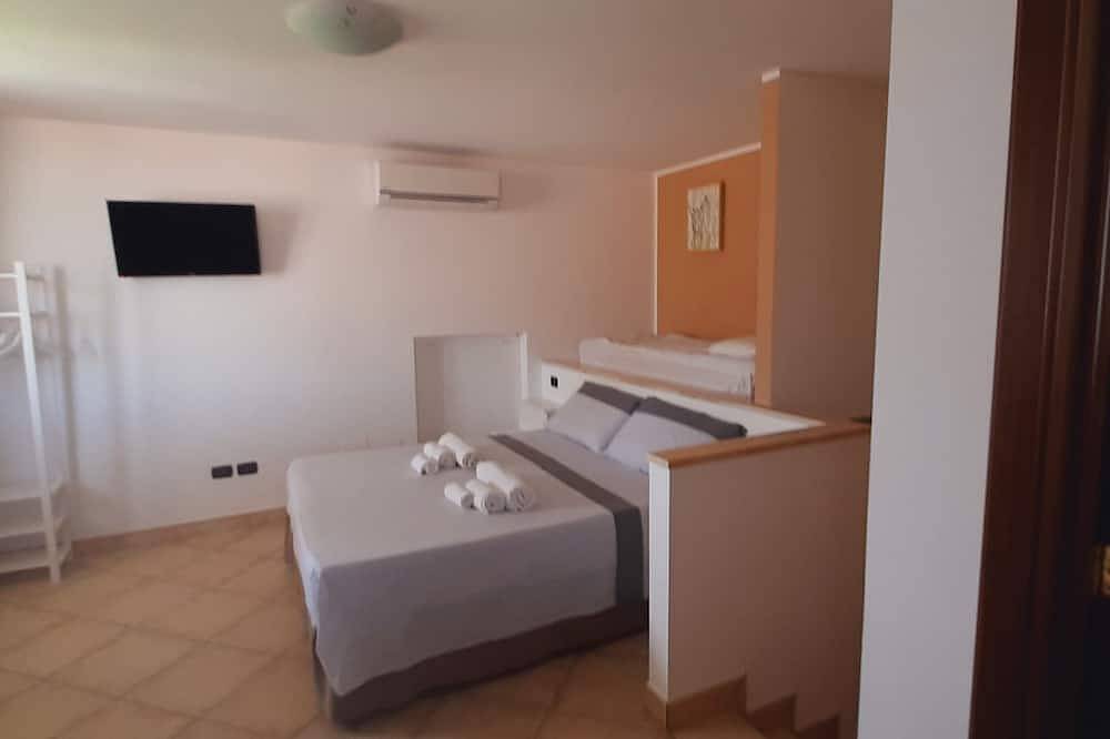 Entire apartment, House Solarium, In The Heart Of Salento in Galatone, Gulf of Taranto