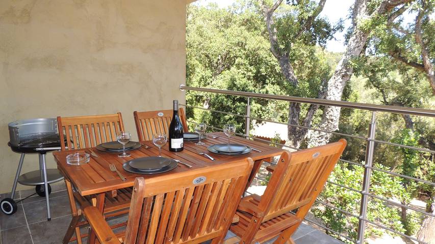 Villa pour 4 personnes, avec terrasse et jardin