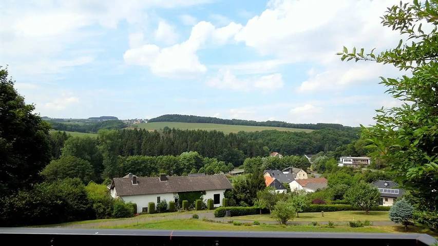 Ferienwohnung für 6 Personen, mit Balkon und Terrasse sowie Garten in der Eifel - 3