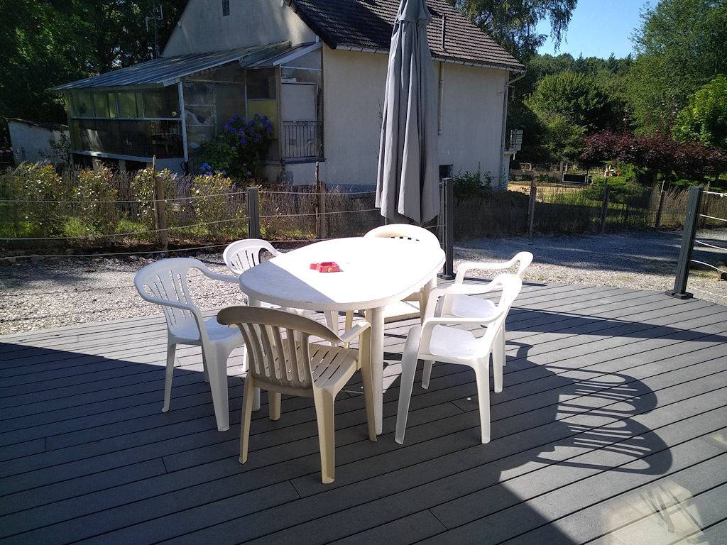 Location de chalet en bois à 400m du Lac d'Éguzon in Éguzon-Chantôme, Région de La Châtre