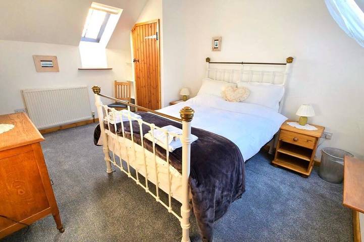 Geißblatt - bietet Platz für 8 Gäste in 4 Schlafzimmern in Devon