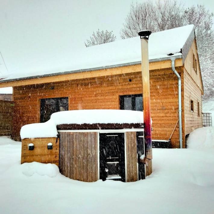 Chalet pour 4 personnes, avec jacuzzi et jardin, adapté aux familles