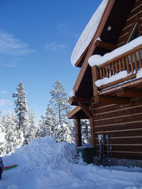 Log cabin for 12 people, with balcony in Idaho