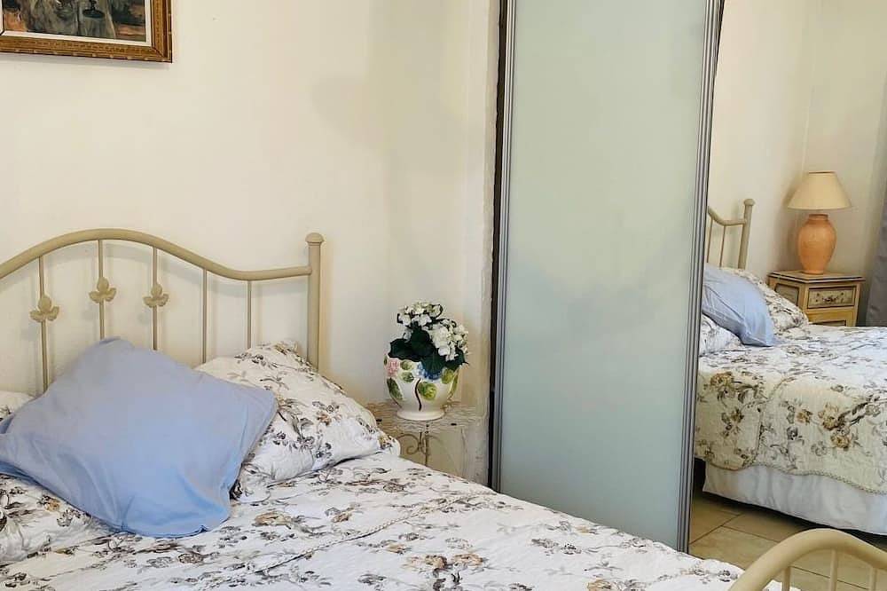 Villa \"Les Alloes\ in Le Luc, Draguignan region