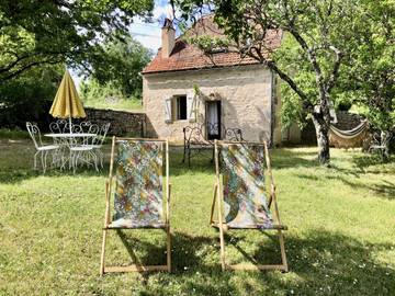 Gîte pour 2 personnes, avec jardin dans le Lot