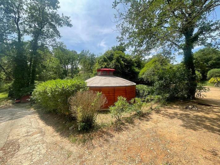 Tente pour 4 personnes, avec jardin et terrasse ainsi que piscine et jacuzzi dans le Var - 2