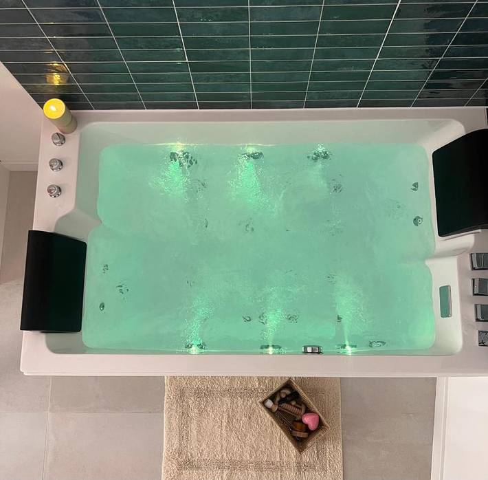 Hôtel pour 2 personnes, avec balcon et jacuzzi