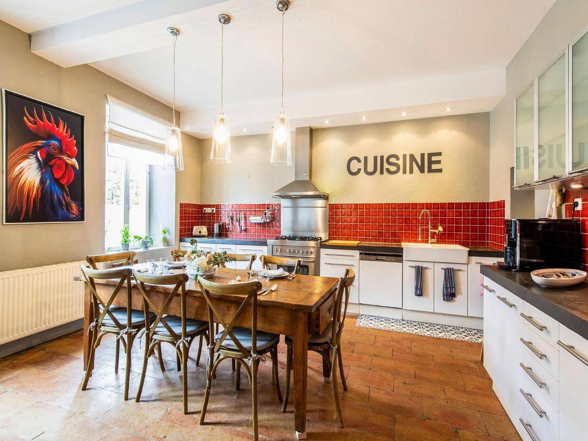 Mansion with Swimming Pool in Buzet-sur-Tarn, Haute-Garonne
