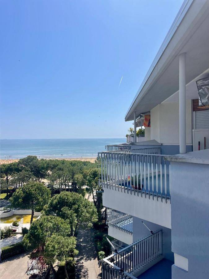 Ferienwohnung für 4 Personen, mit Terrasse und Ausblick sowie Pool - 1
