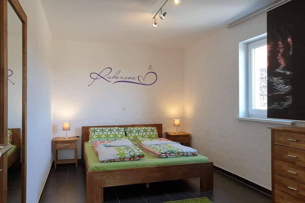 Ganze Wohnung, Moderne Ferienwohnung (60 qm) für bis zu 4 Personen mit großzügiger Terrasse in Fladungen, Rhön-Bayern