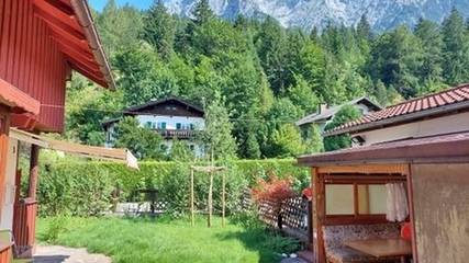 Ferienhaus für 4 Personen, mit Garten und Ausblick sowie Balkon in Alpenwelt Karwendel