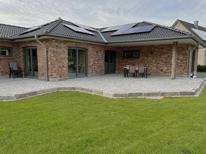 Ferienhaus für 8 Personen, mit Terrasse und Garten in Großsolt