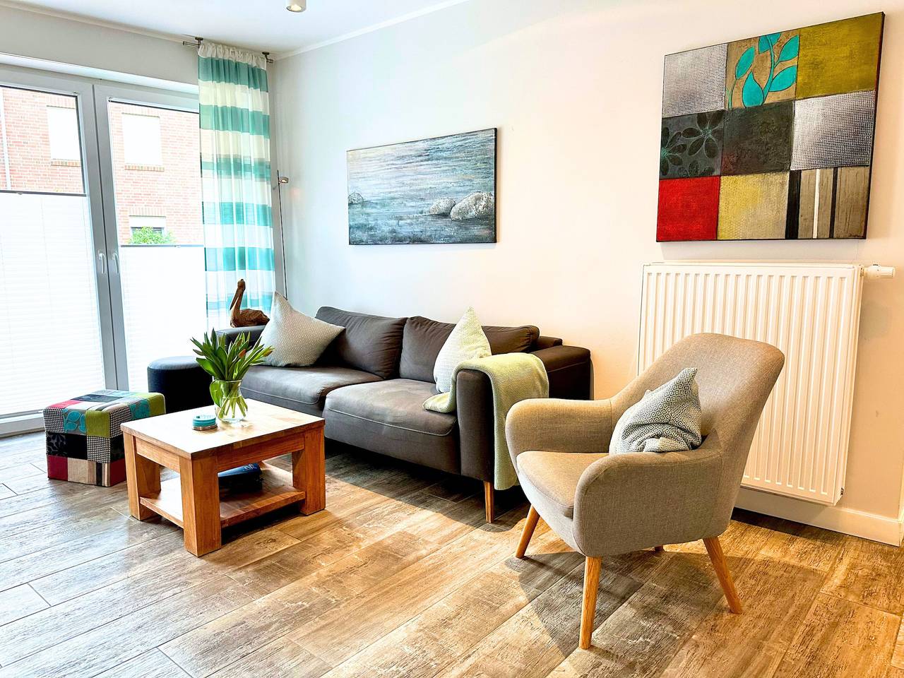 Ganze Wohnung, Apartment 'Strandart' mit privater Terrasse, Gemeinschaftsgarten und Wlan in Norddeich Mole, Norddeich