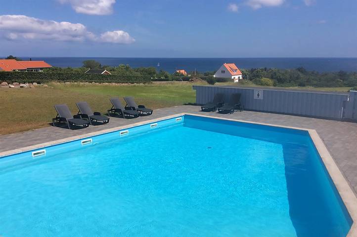 Ferielejlighed for 6 personer, med terrasse i Allinge-Sandvig