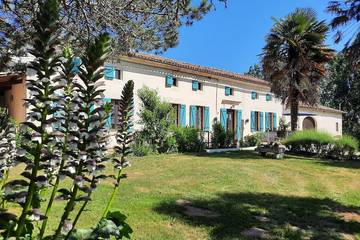 Gîte pour 14 personnes, avec terrasse et jardin à Saint-Vallier