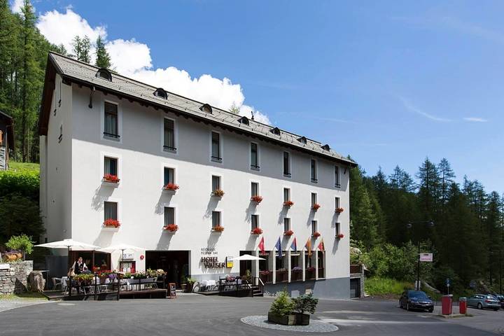 Hotel für 3 Personen, mit Terrasse und Sauna sowie Ausblick in Bosco/Gurin