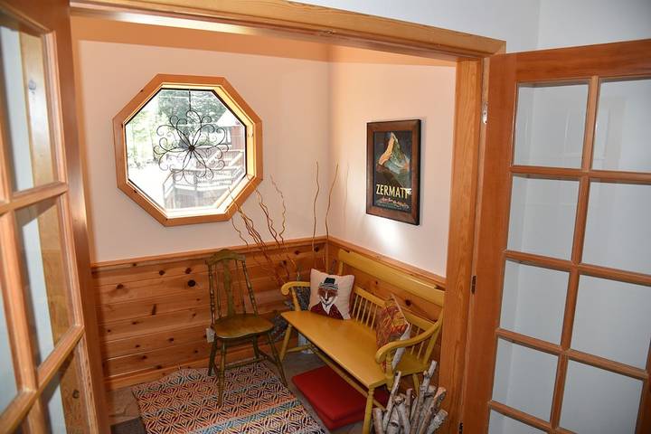 Vacation rental for 14 people, with sauna and yard as well as pool and hot tub in Donner Lake