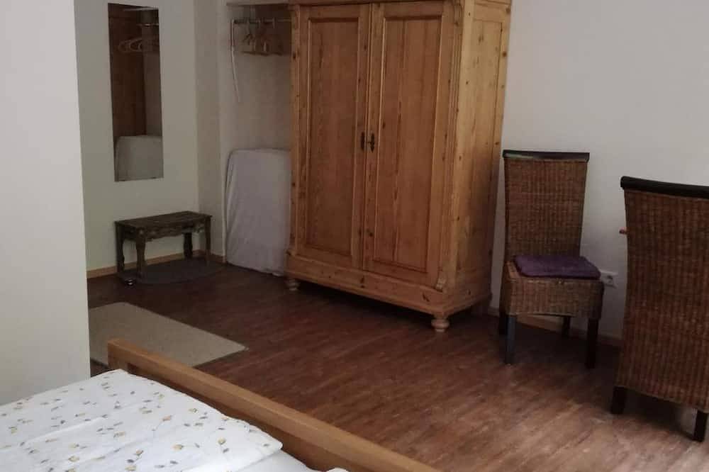 Doppelzimmer 1 - Gästehaus Erlenwein in Leinsweiler, Trifelsland