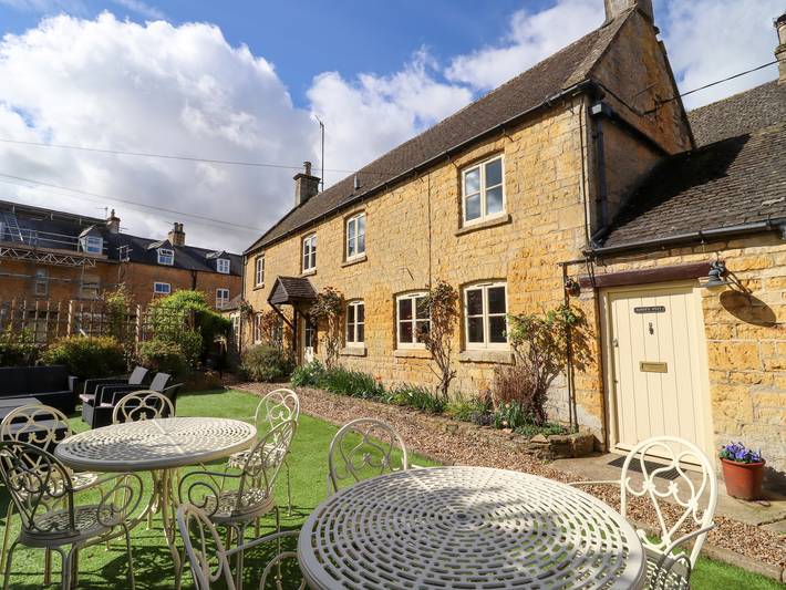 Cottage for 10 people, with garden in Bourton-on-the-Water