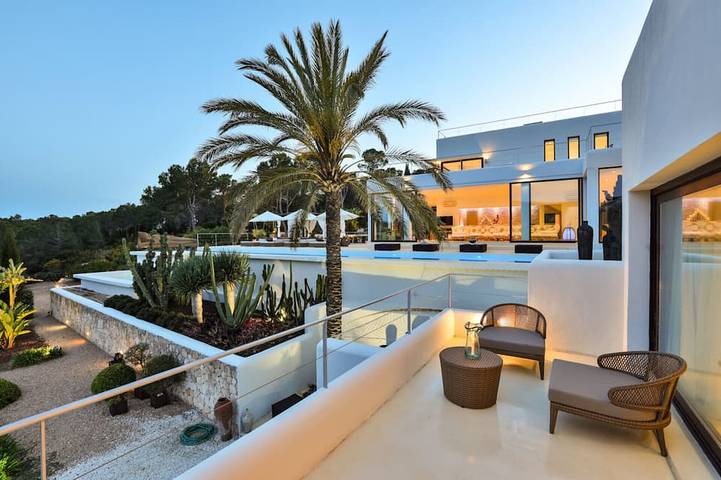 Chalet para 10 personas, con jardín y balcón en Ibiza