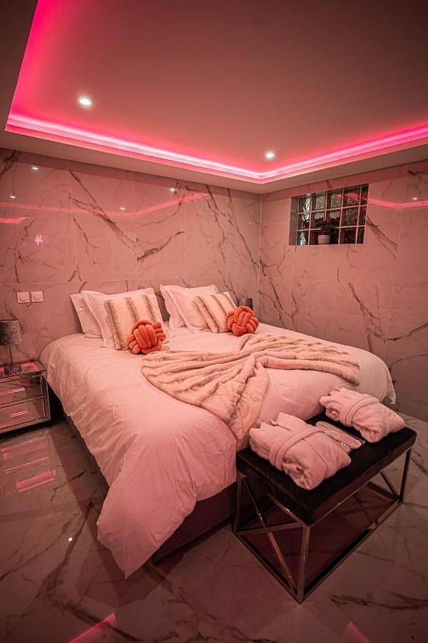 Gîte pour 2 personnes, avec jacuzzi, animaux acceptés à Pontoise - 2