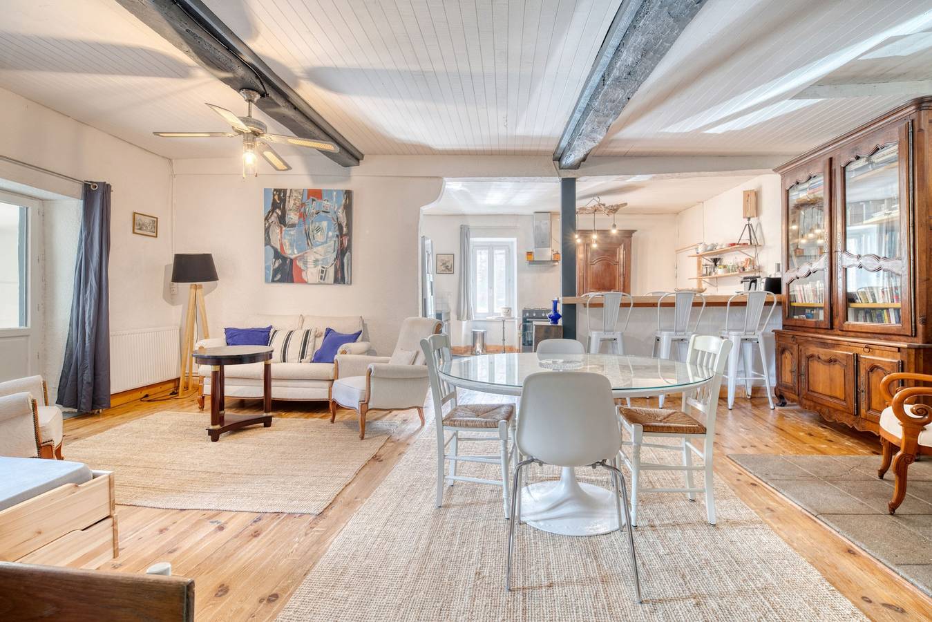 Casa de vacaciones 'Charmante Et Élégante Ferme Rénovée' con vistas al lago, piscina y Wi-Fi in Dourgne, Región de Castres