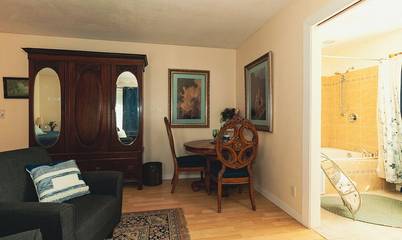 Bed And Breakfast for 2 Guests in Yelm, Puget Sound, Picture 1