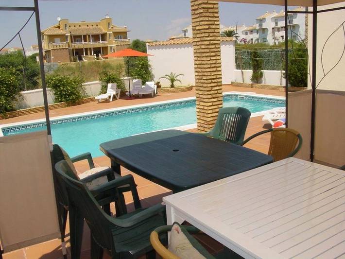 Casa rural para 12 personas, con jardín además de vistas y piscina, Familias con niños en Ayamonte - 3