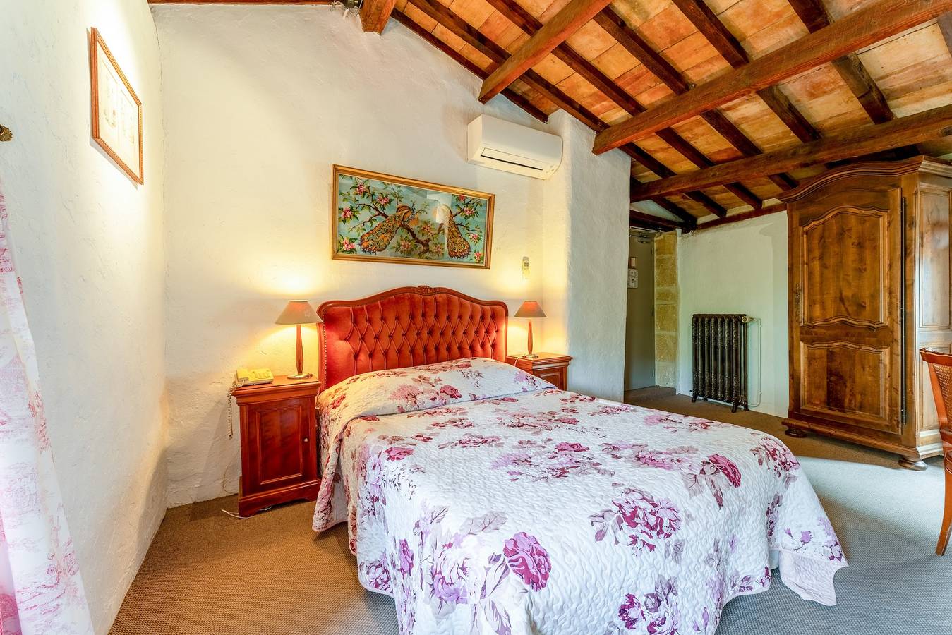 Chambre « Fleur »  avec piscine partagée, jardin et petit-déjeuner au restaurant — Collias, Gard in Collias, Nimes region
