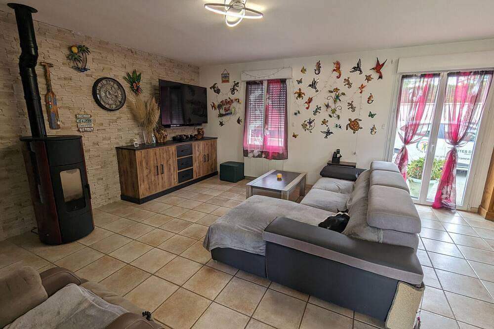 Gîte familial à Mareau-aux-Bois avec piscine chauffée, jardin clos, jeux pour enfants et billard in Mareau-aux-Bois, Pithiviers und Umgebung