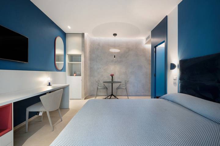 Casa vacanze 'La Maison Des Petites Fleurs' con balcone, Wi-Fi e aria condizionata in Bari, Provincia di Bari