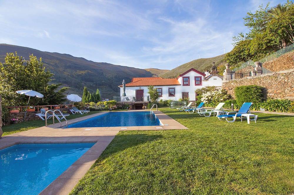 Luxus abgelegene Villa, herrliche Aussicht, Pool, Spielbereich, Spiele, Kino, große Gruppe in Serra do Marão, Baião