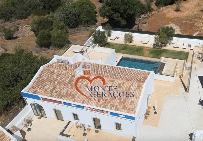Apartamento para 2 personas, con Terraza además de Jardín y Piscina en Almancil