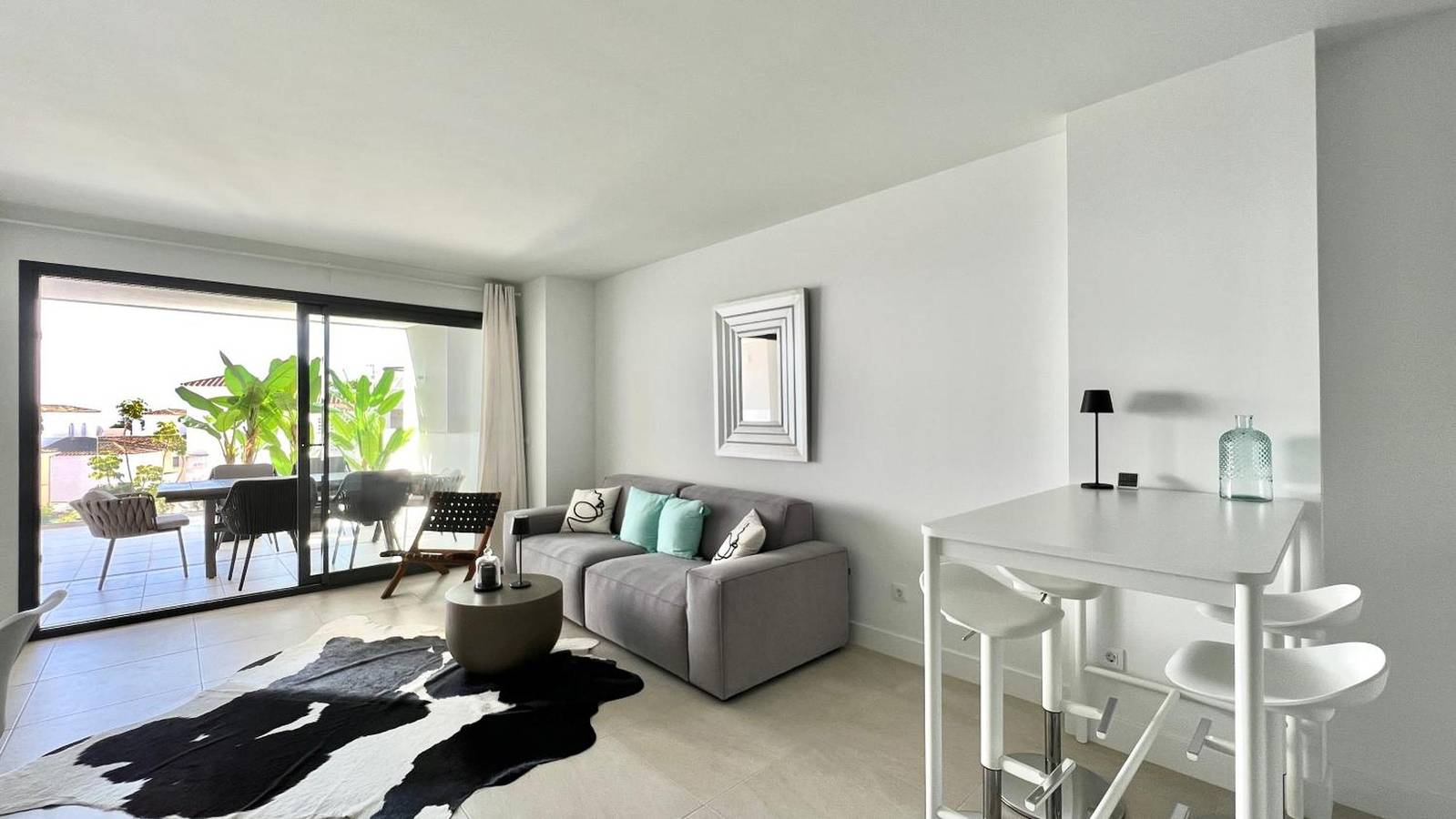 Entire apartment, Holiday apartment for 4 people with children pool in Alcorrín, Manilva