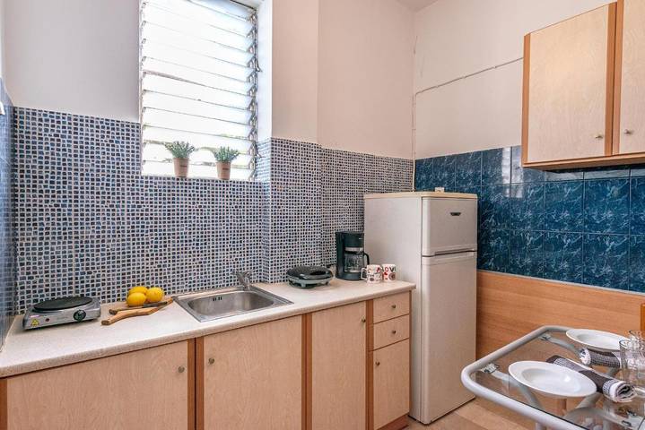 Gîte pour 2 personnes, avec balcon dans Selianitika - 4