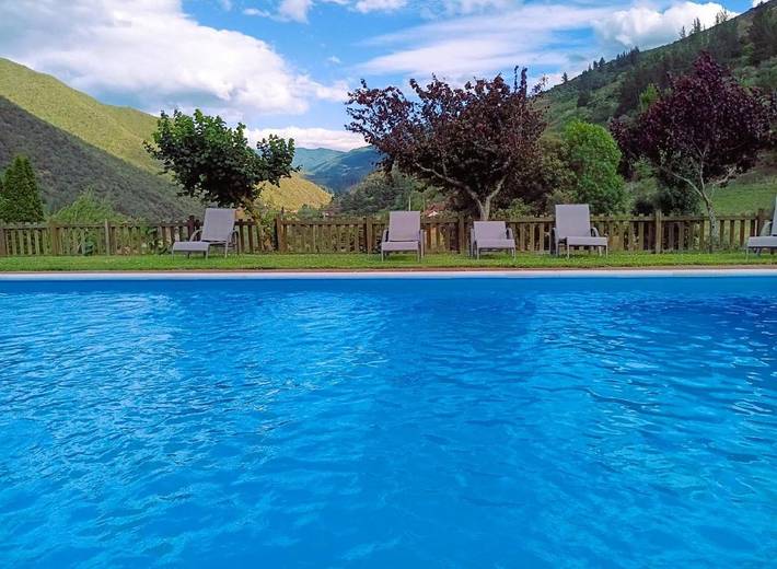 Chalet para 2 personas, con jardín además de jacuzzi y piscina en Liébana - 4